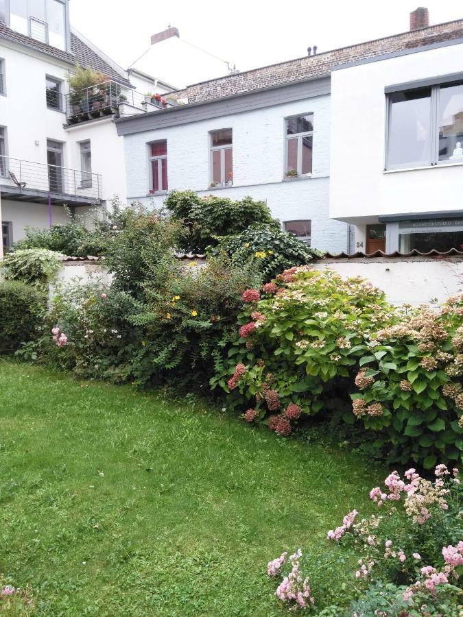 Altstadt Bonn Mit Eigenem Parkplatz Und Garten ภายนอก รูปภาพ